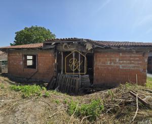 Hrubá stavba 5izbového rodinného domu + pozemok 606m2