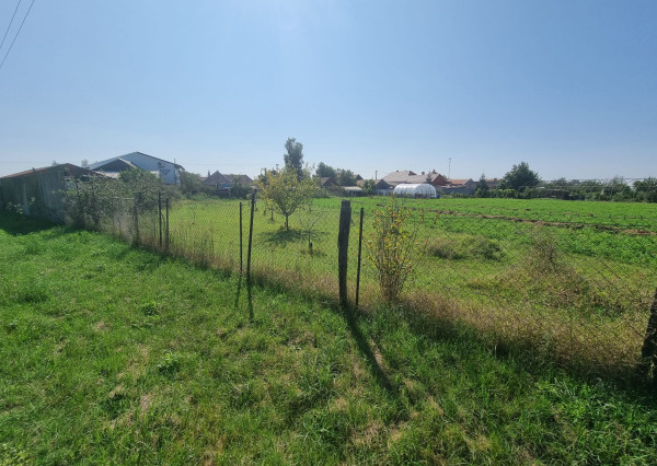 Nízka cena - stavebný pozemok - Hurbanovo - 450m2