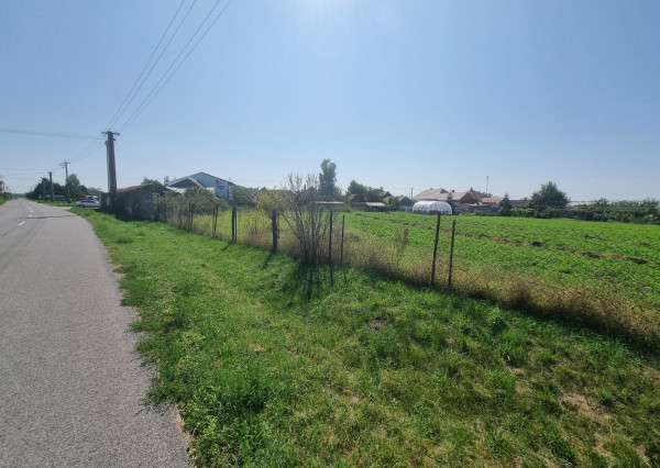 Nízka cena - stavebný pozemok - Hurbanovo - 450m2