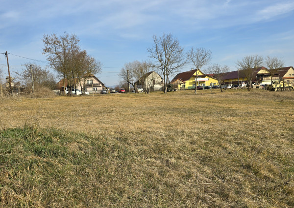 Stavebný pozemok - Pohronský Ruskov - 2733m2