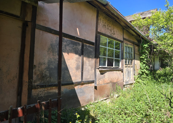 EXKLUZÍVNE - dom s pozemkom - 5642m2 - Dačov Lom