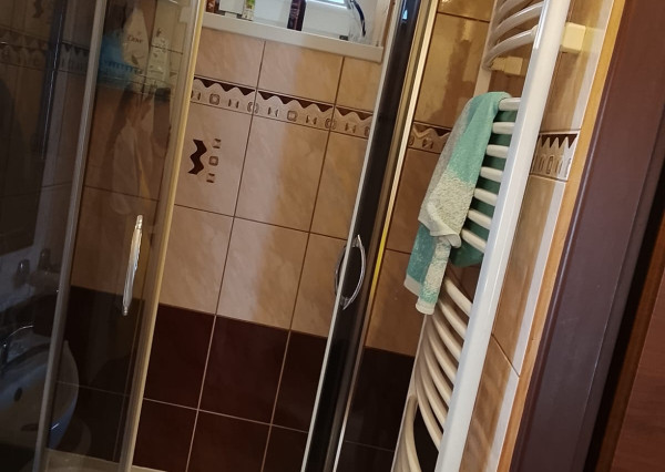 PREDAJ RODINNÝ DOM POD ZOBORSKÝM LESOM