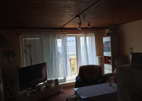 PREDAJ RODINNÝ DOM POD ZOBORSKÝM LESOM