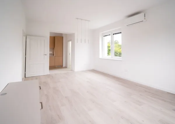 3 izbovy byt,100 m2,pivnica,súkromné parkovanie,predzáhradka