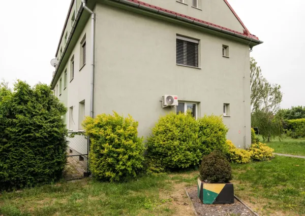 3 izbovy byt,100 m2,pivnica,súkromné parkovanie,predzáhradka