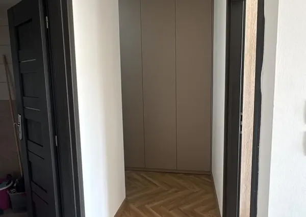 NOVOSTAVBA V SRDCI NITRY 2-IZBOVÝ BYT 55 m² + GARÁŽ