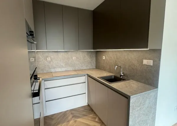 NOVOSTAVBA V SRDCI NITRY 2-IZBOVÝ BYT 55 m² + GARÁŽ