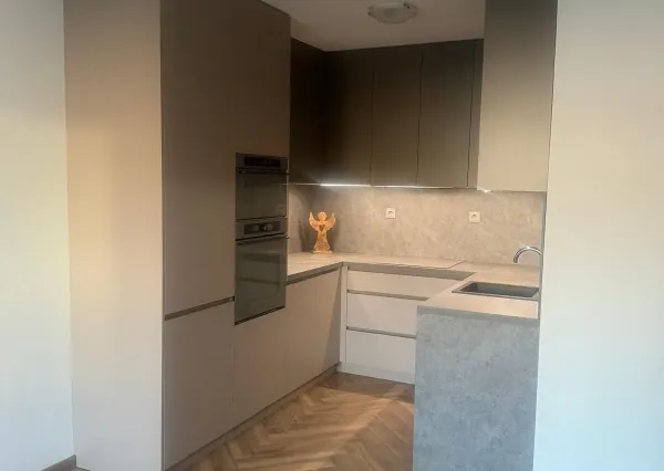 NOVOSTAVBA V SRDCI NITRY 2-IZBOVÝ BYT 55 m² + GARÁŽ