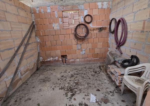 Hrubá stavba 5izbového rodinného domu + pozemok 606m2