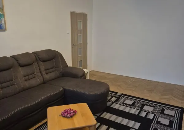 ZNÍŽENÁ CENA 3i byt s balkónom v centre Nitry, Párovce