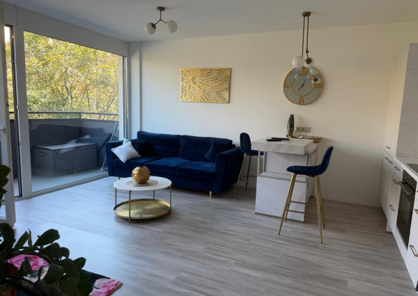 ZNÍŽENÁ CENA ZARIADENÉHO 2-I BYTU BALKÓN  VLASTNÉ PARKOVANIE