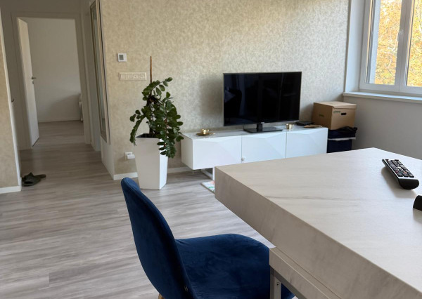 ZNÍŽENÁ CENA ZARIADENÉHO 2-I BYTU BALKÓN  VLASTNÉ PARKOVANIE