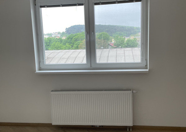 ZNÍŽENÁ CENA - garsónka v centre Nitry s balkónom a pivnicou