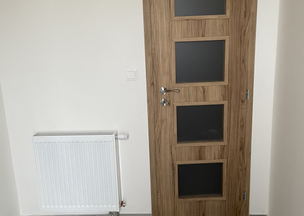 NA PREDAJ – ÚTULNÁ, ATYPICKÁ GARSÓNKA V SRDCI NITRY