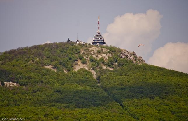 POZEMOK NA ZOBORE – PRIPRAVENÝ NA OKAMŽITÚ VÝSTAVBU