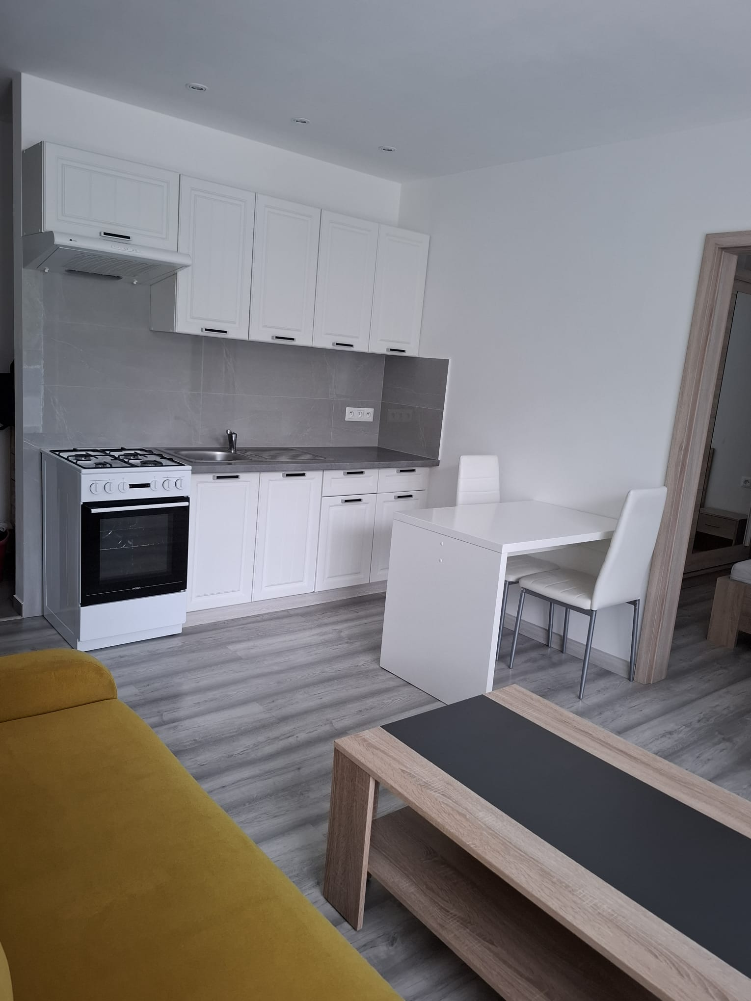 NA PRENÁJOM – 1-IZBOVÝ BYT S DVOMI BALKÓNMI  NITRA  CHRENOVÁ