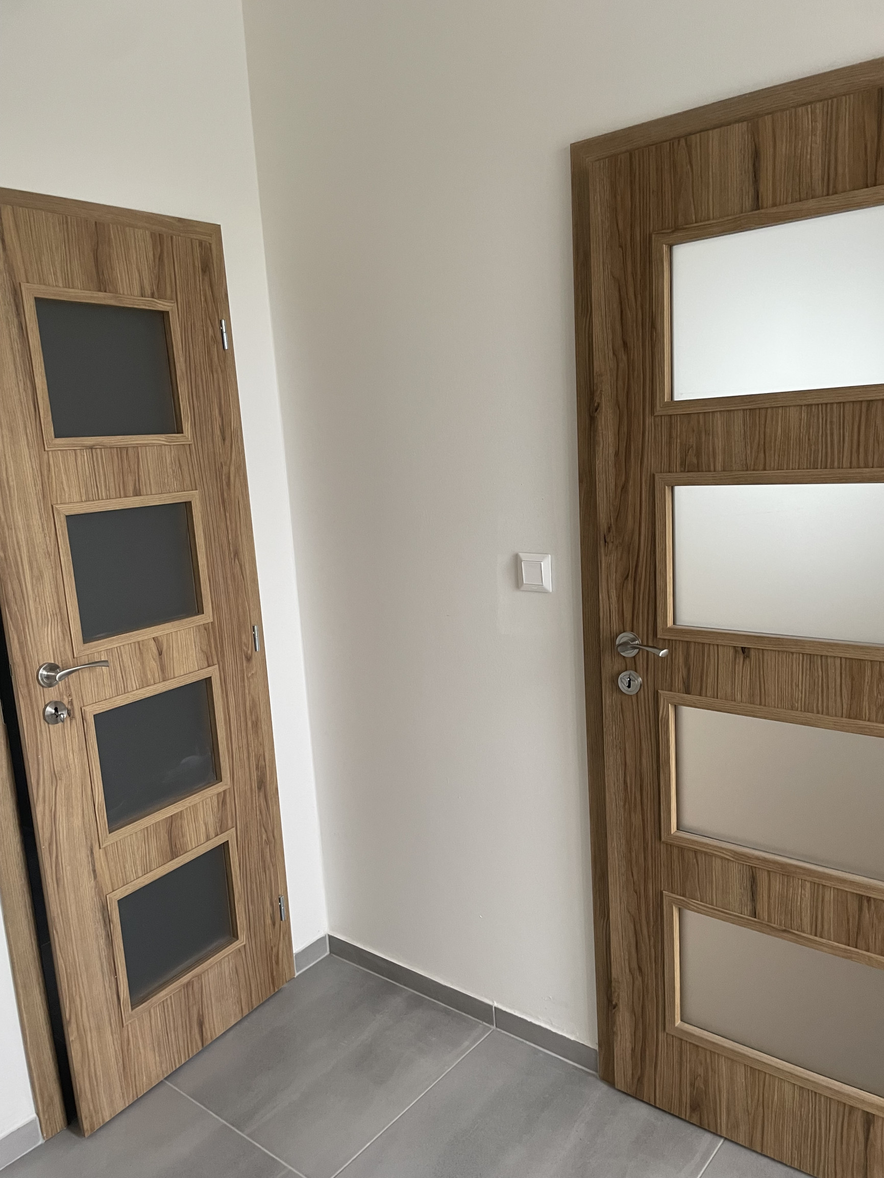 NA PREDAJ – ÚTULNÁ, ATYPICKÁ GARSÓNKA V SRDCI NITRY