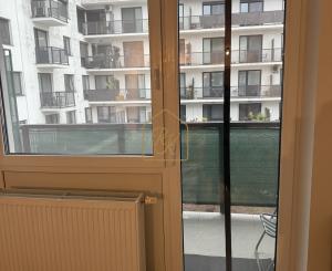 Na prenájom 1-i byt s balkónom a pivnicou v CENTRE Nitry