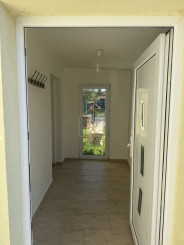 Predaj zrekonštr. 2,5 i bytu v rodinnom dome s parkovaním