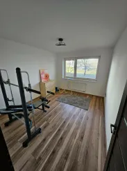 3-IZBOVÝ BYT S TERASOU A GARÁŽOVÝM STÁTÍM V KOMPLEXE AGRIA