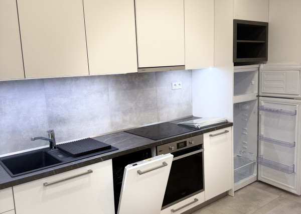 Prenájom bytu, 84 m2 so samostatným vchodom a parkovaním