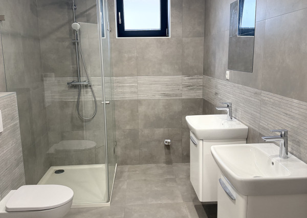 Prenájom bytu, 84 m2 so samostatným vchodom a parkovaním