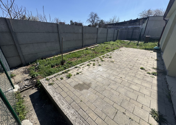 Predaj zrekonštr. 2,5 i bytu v rodinnom dome s parkovaním