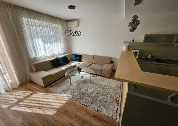 3-IZBOVÝ BYT S TERASOU A GARÁŽOVÝM STÁTÍM V KOMPLEXE AGRIA