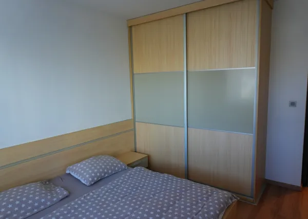 3-IZBOVÝ BYT S TERASOU A GARÁŽOVÝM STÁTÍM V KOMPLEXE AGRIA