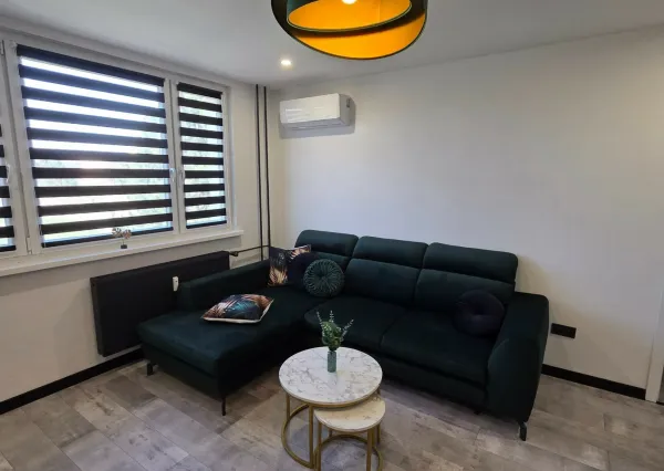 NOVÁ CENA  ZREKONŠTRUOVANÝ 3-I BYT - KLÍMA, LOGGIA A PIVNICA