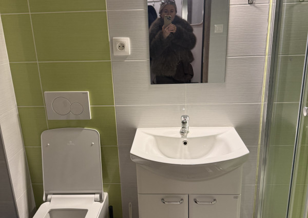 NA PRENÁJOM – VEĽKÁ GARSÓNKA S BALKÓNOM V CENTRE Nitry