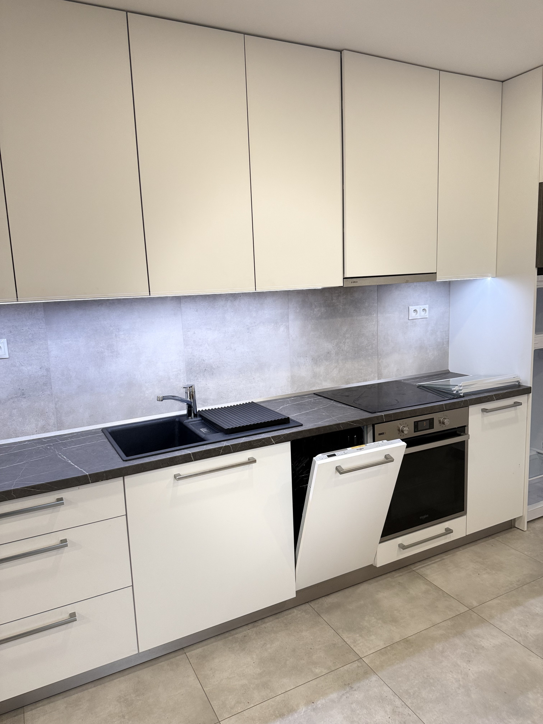 Prenájom veľkého 1-i bytu, 84 m2,v dome s parkovacím miestom